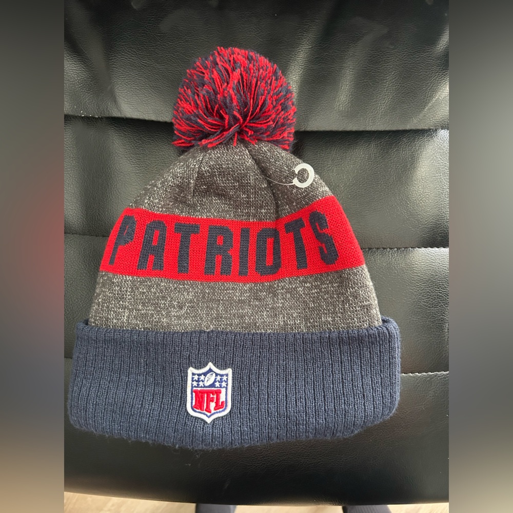 Patriots Pom-Pom Beanie - Red and Blue